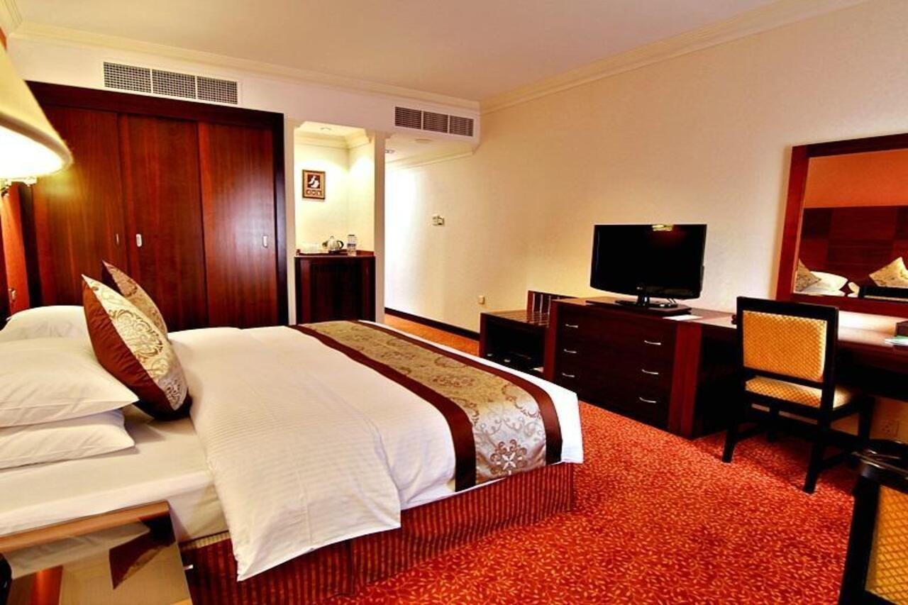 Majan Continental Hotel Muscat Exterior foto
