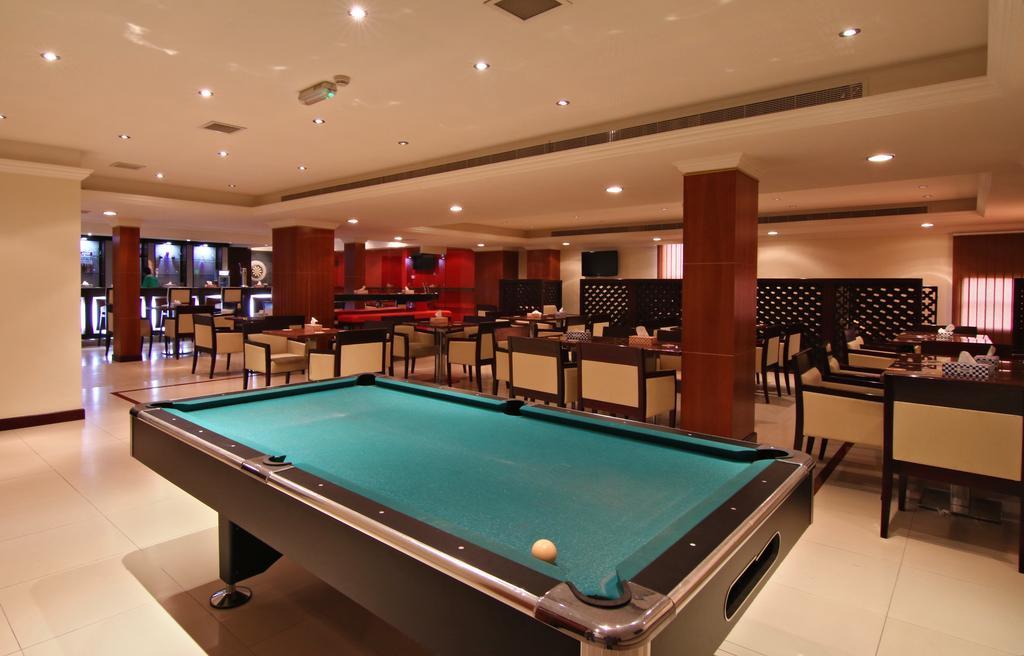 Majan Continental Hotel Muscat Exterior foto
