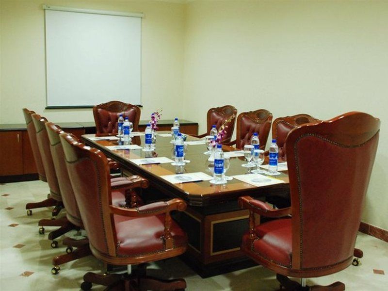 Majan Continental Hotel Muscat Exterior foto