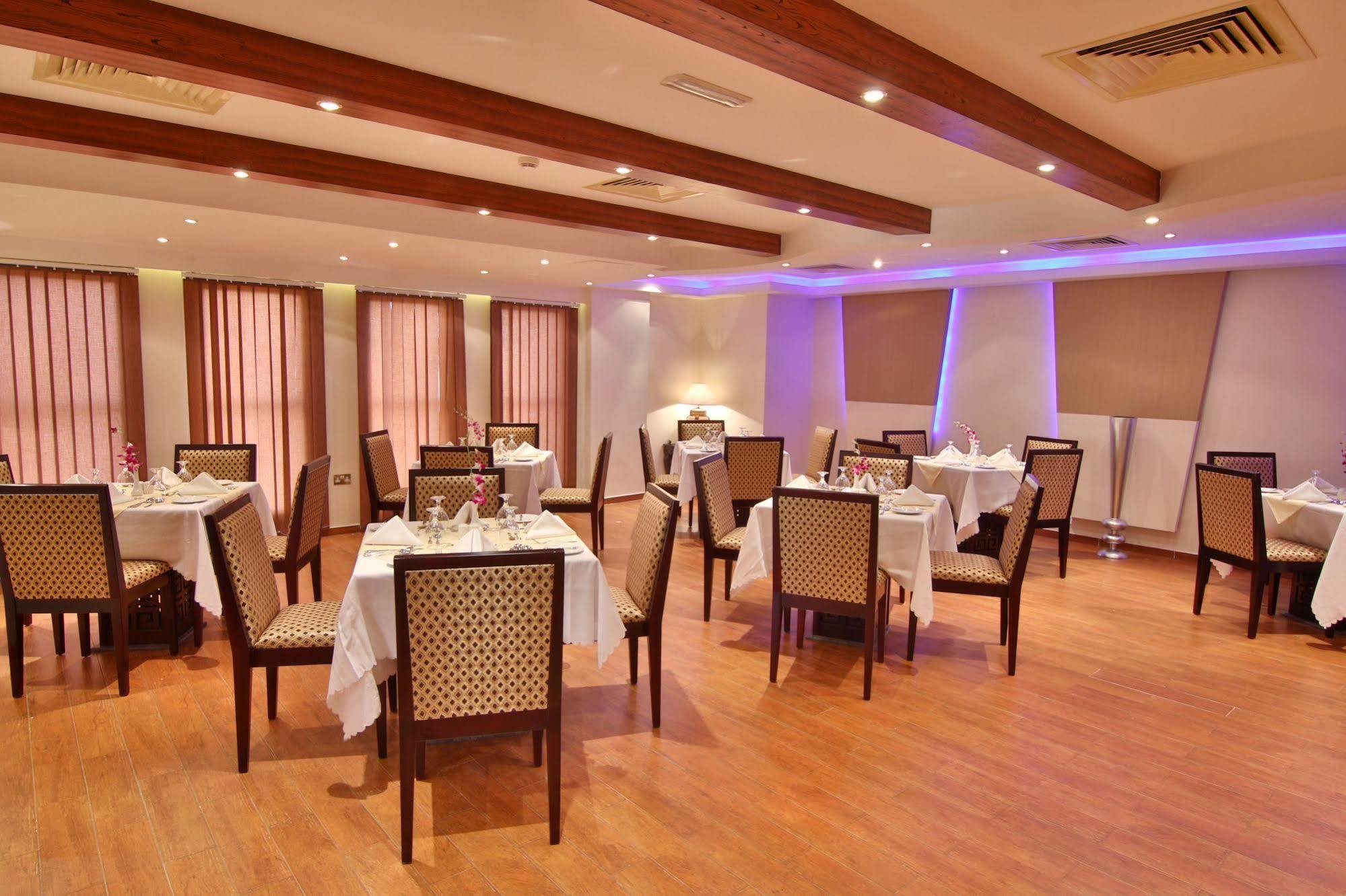 Majan Continental Hotel Muscat Exterior foto