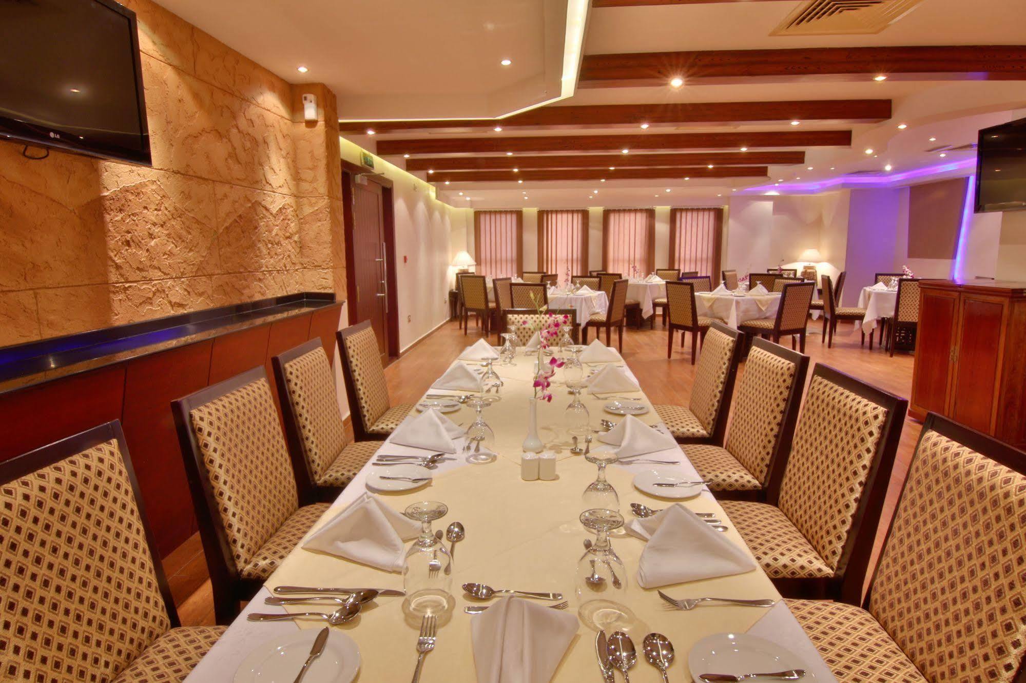 Majan Continental Hotel Muscat Exterior foto