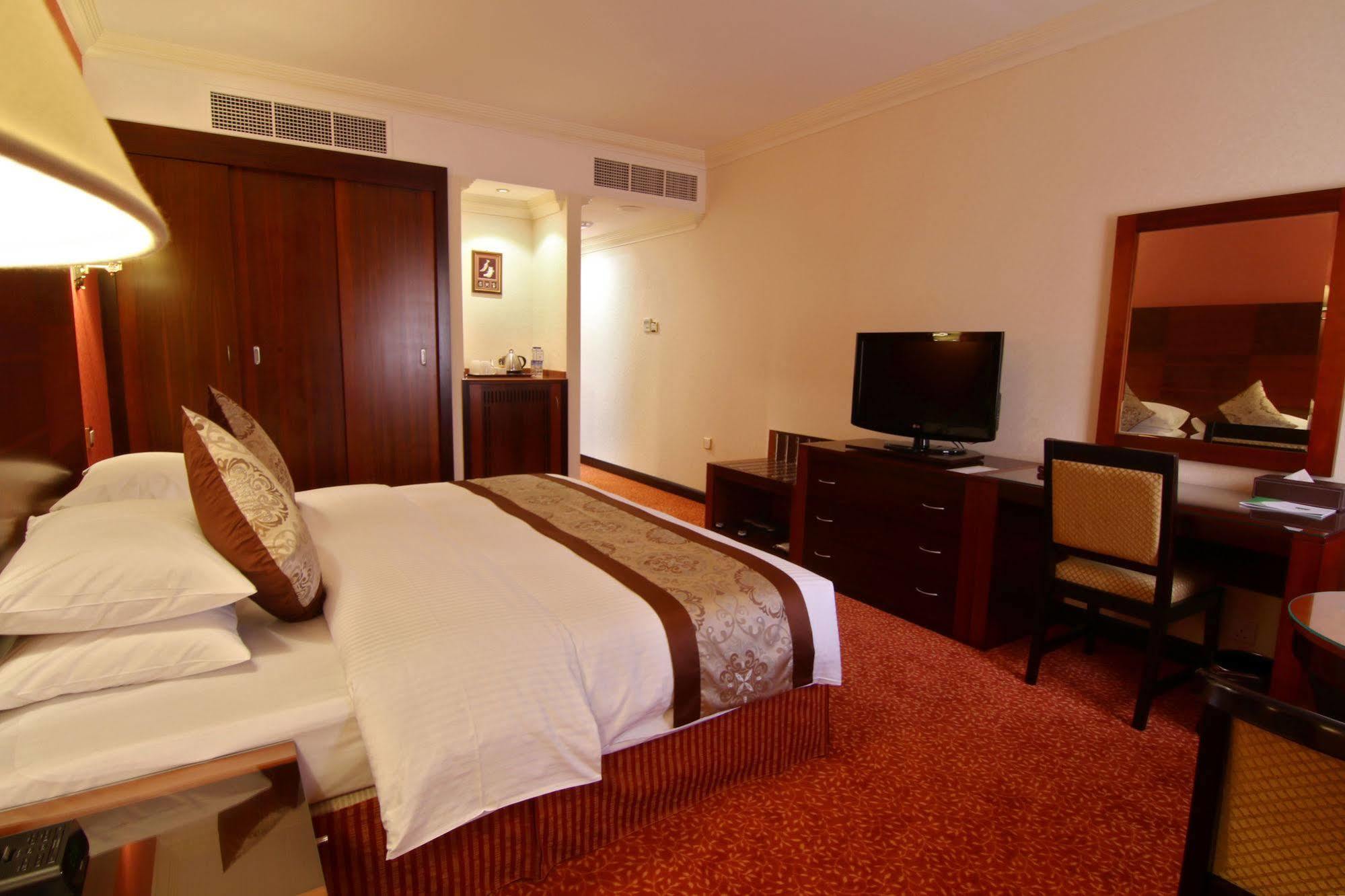 Majan Continental Hotel Muscat Exterior foto