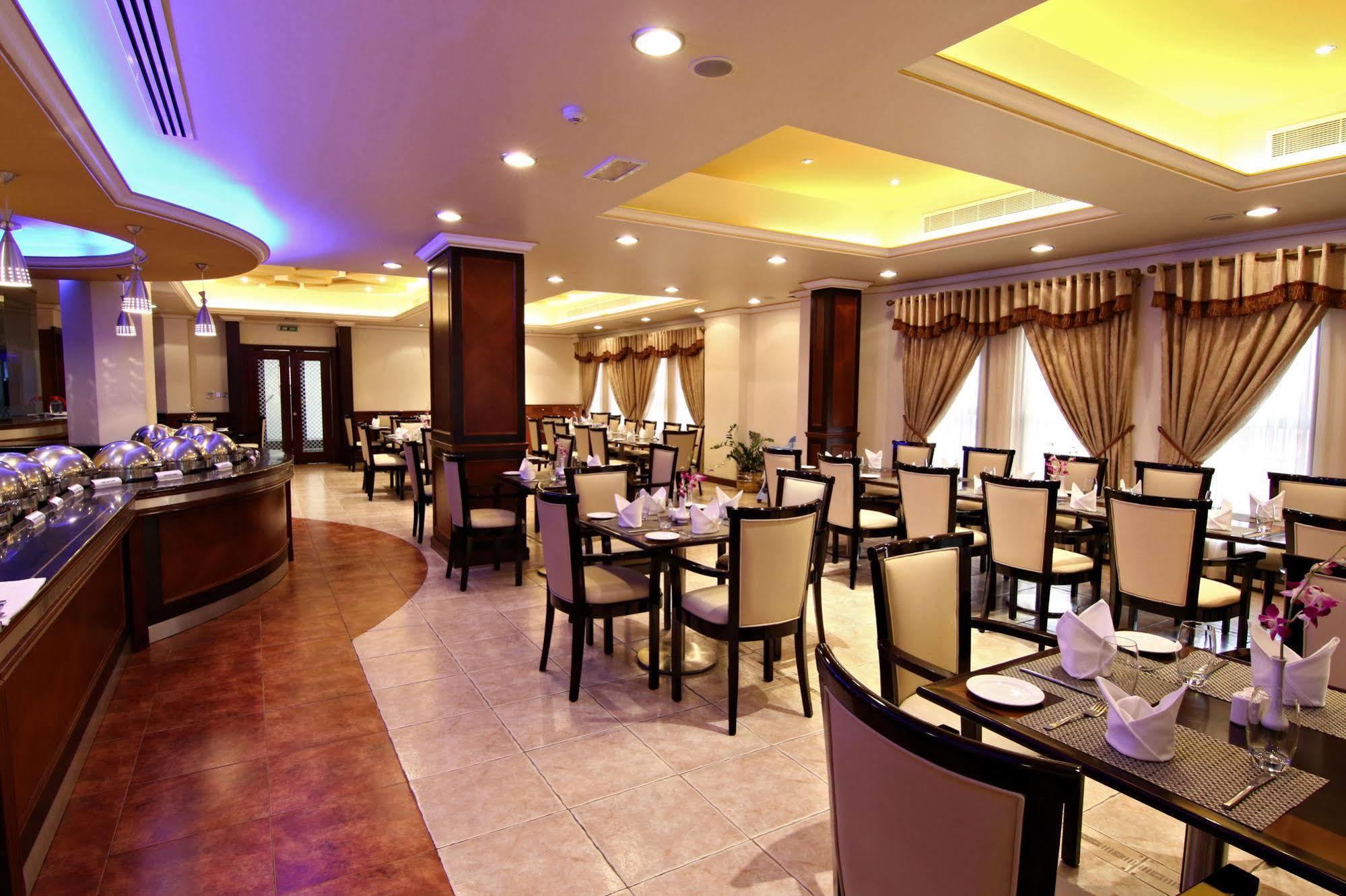 Majan Continental Hotel Muscat Exterior foto