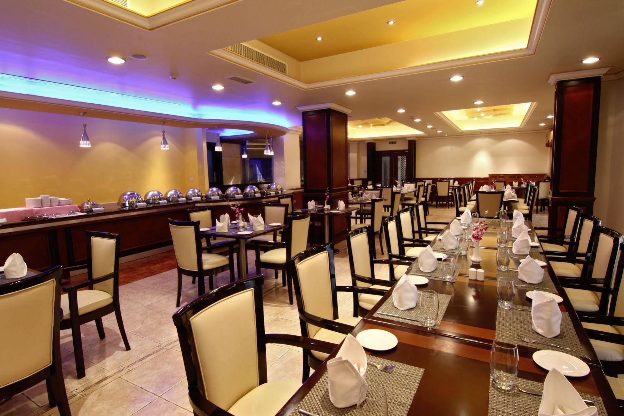 Majan Continental Hotel Muscat Exterior foto