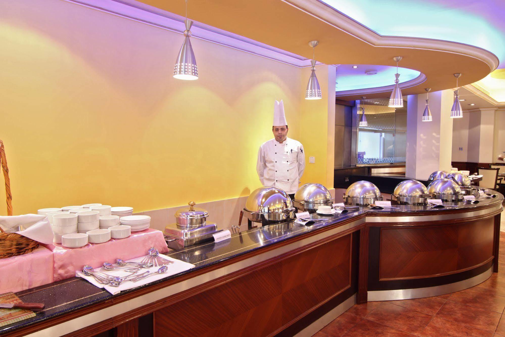 Majan Continental Hotel Muscat Exterior foto