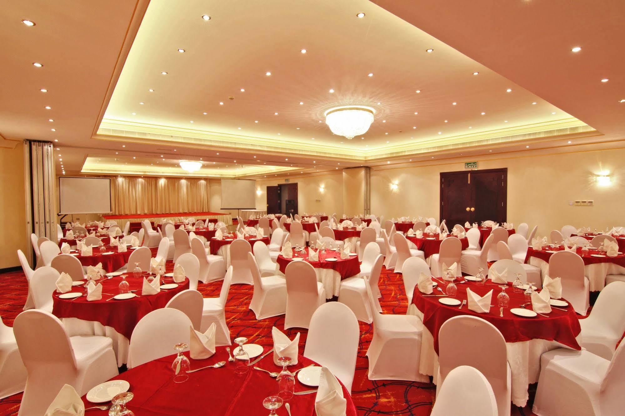 Majan Continental Hotel Muscat Exterior foto